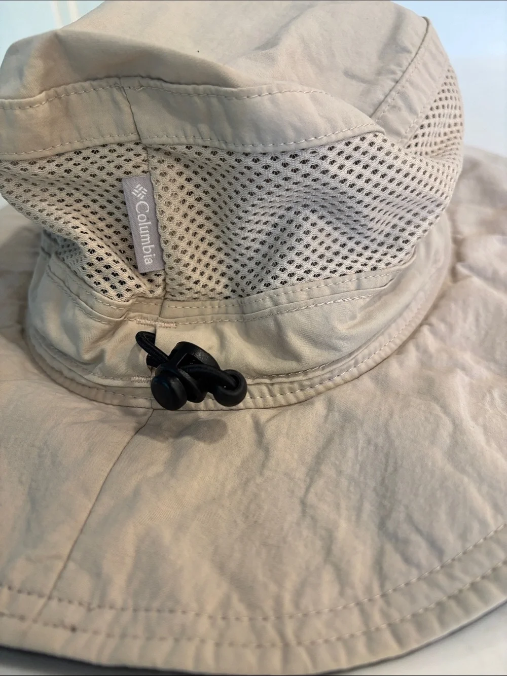 Columbia Tan/Beige Sun Hat with Chin Strap